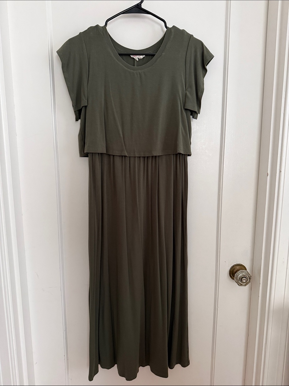 Ingrid & Isabel•Olive Green Short-Sleeve Nursing Maxi Dress•Size S
